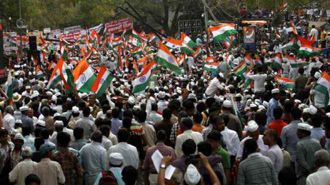With Jantar Mantar out of reach, Delhi streets become scattered stages for CJP protest