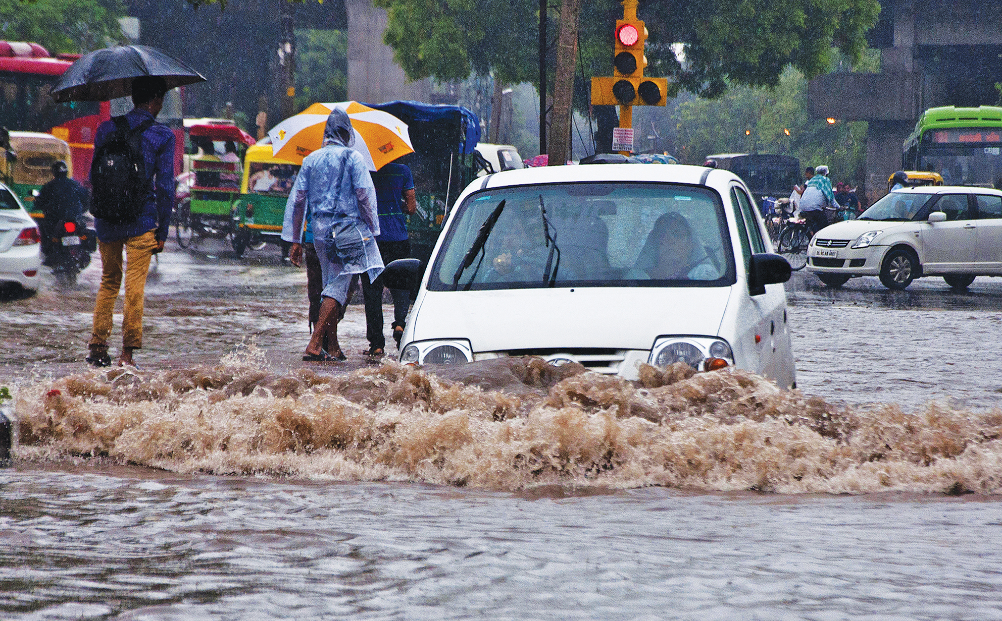 As Yamuna continues to swell in Delhi, schools shut in areas inundated with flood