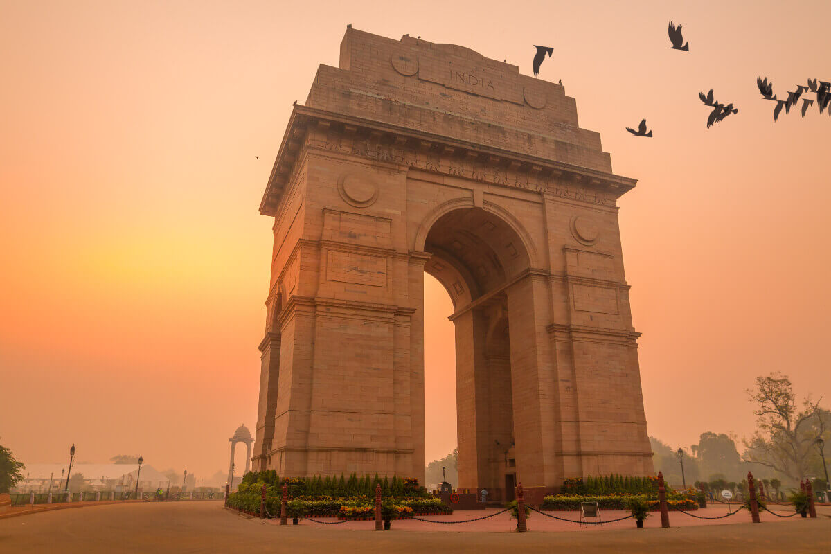 Delhi’s minimum temperature dips to 9.6 deg C