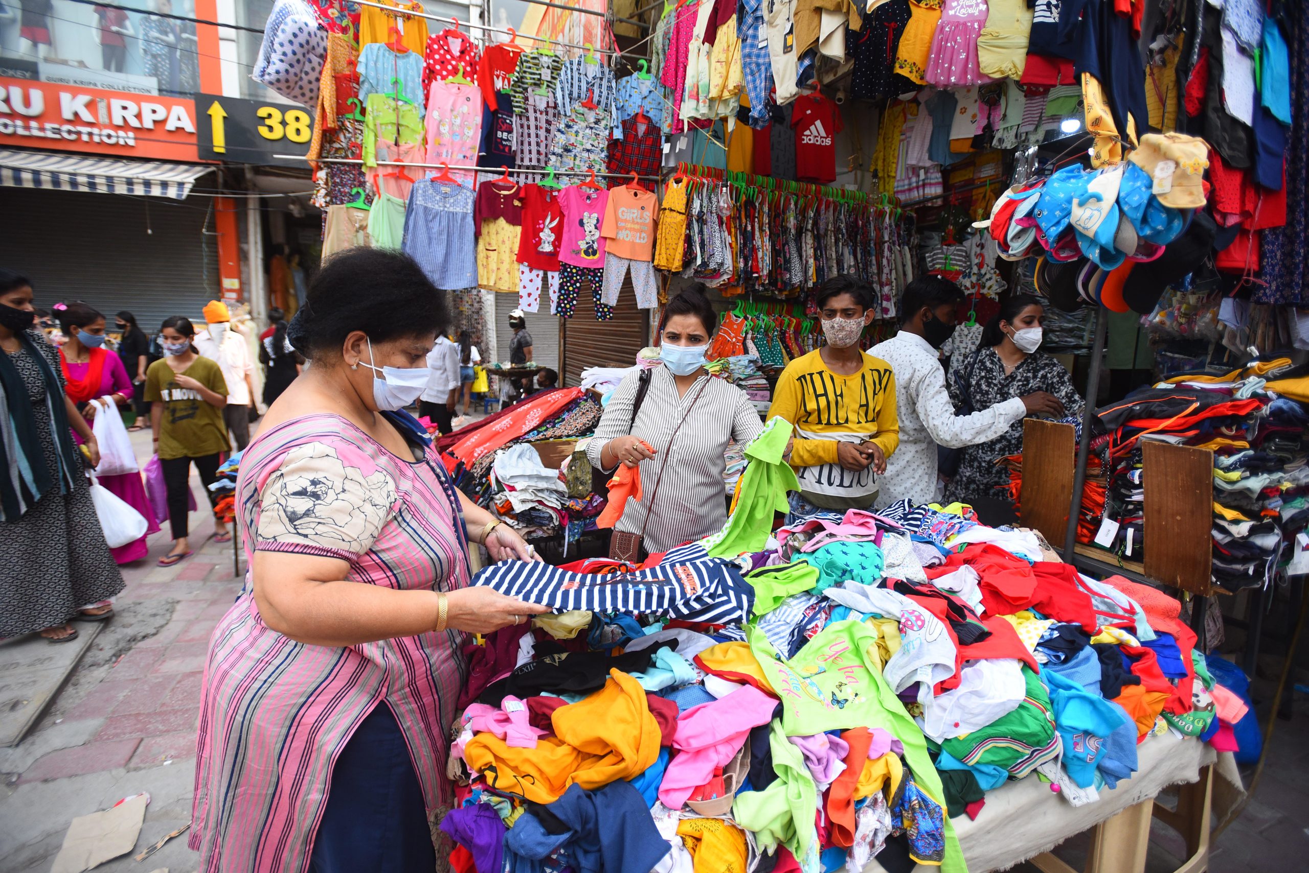 Covid norm violations: Delhi govt closes Lajpat Nagar market till further orders