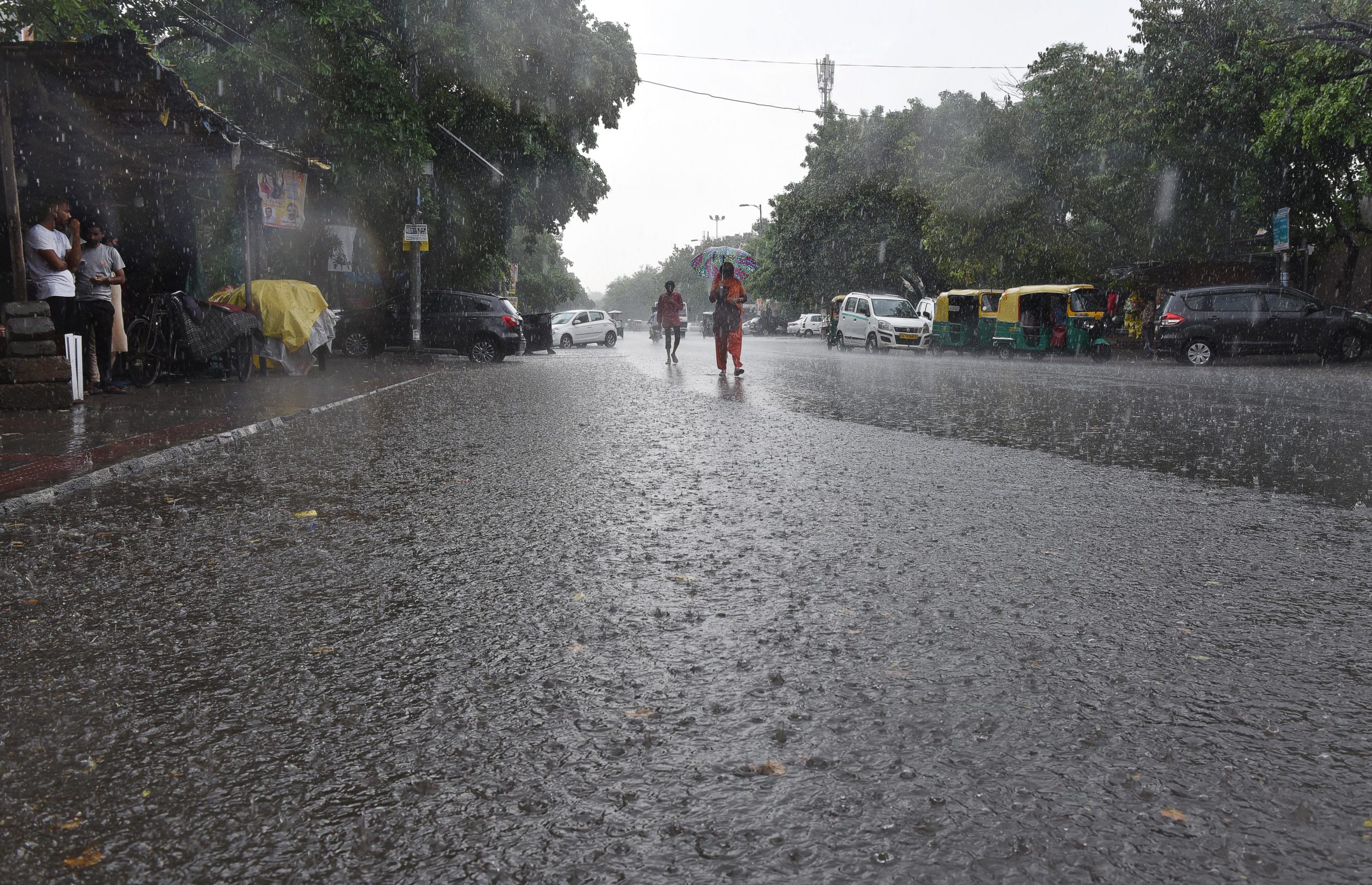 Rains cause waterlogging in Delhi, traffic movement affected