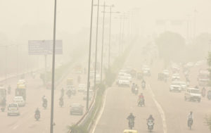 Delhi smog air pollution visibility health problem from pollution