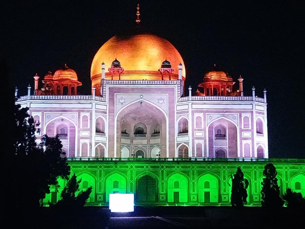 Delhi's Humayun's Tomb lit up in Tricolour. (Image: Twitter)