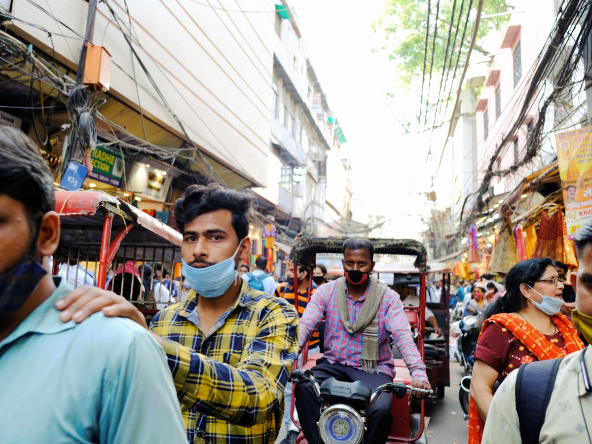 Delhi markets trying to observe mask mandate amid rising COVID cases