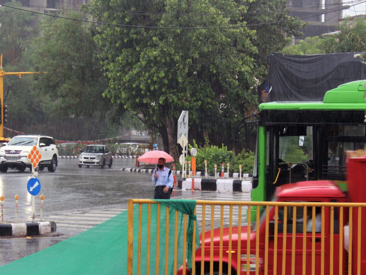 Traffic movement in Delhi and Gurugram affected due to heavy rain