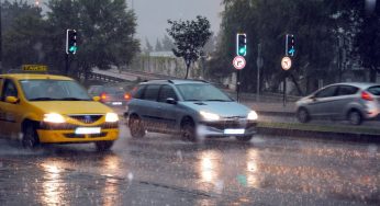 Heavy rain in Delhi causes waterlogging in several areas, IMD predicts more