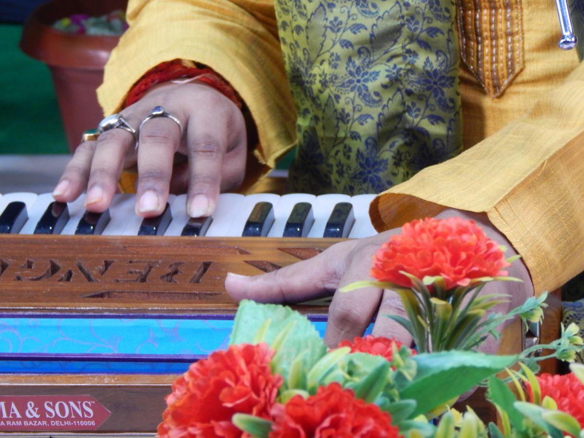 Malvi folk singers to entertain mediapersons