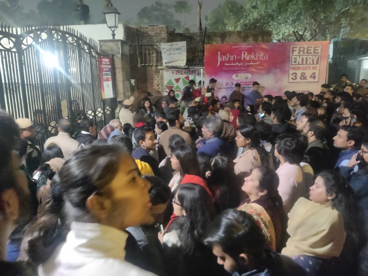Jashn-e-Rekhta draws overwhelming crowd, but hundreds left unhappy