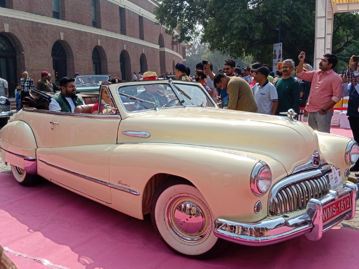 Vintage car fiesta: A flashback on wheels