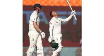 Khawaja carries Australia to 255/4 on Day One of fourth Test