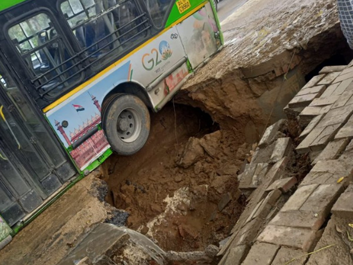 Delhi traffic police receive flak as portion of Press Enclave road caves in