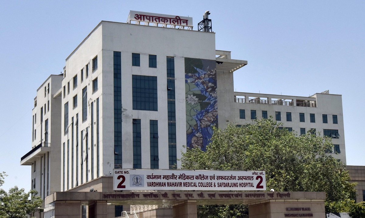 Medical college ‘leaves’ out resident doctor