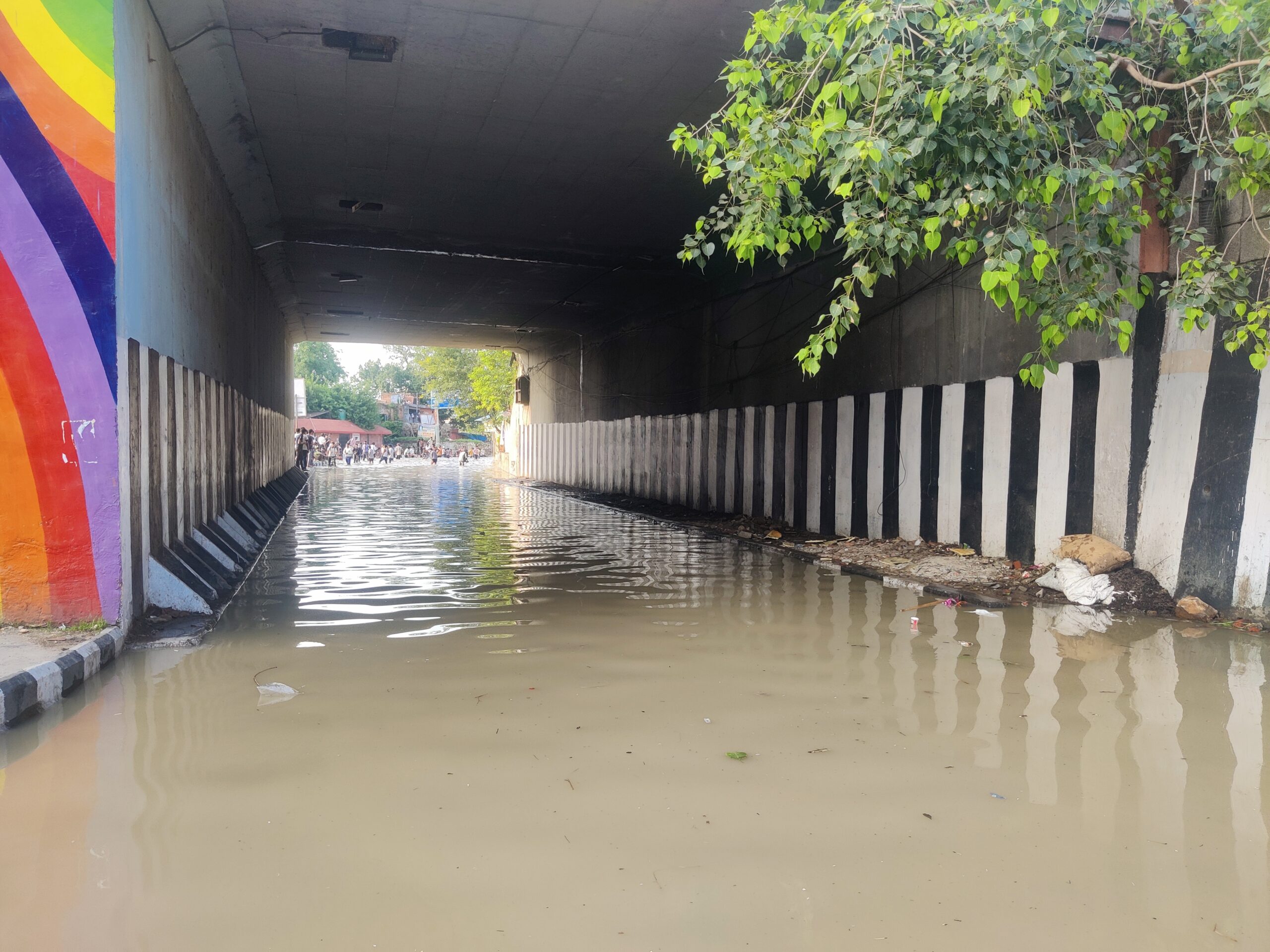 Yamuna water level receding gradually, situation to improve soon: Div Com Delhi