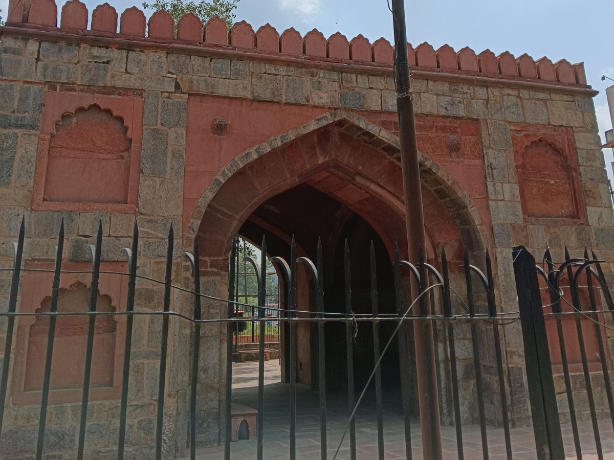 Delhi Gate, Khooni Darwaza, and Salimgarh Fort get illuminated at short notice
