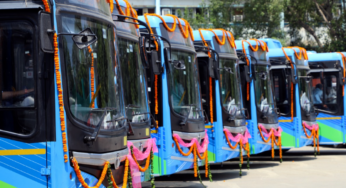 Delhi LG and CM Kejriwal flag off 400 electric buses