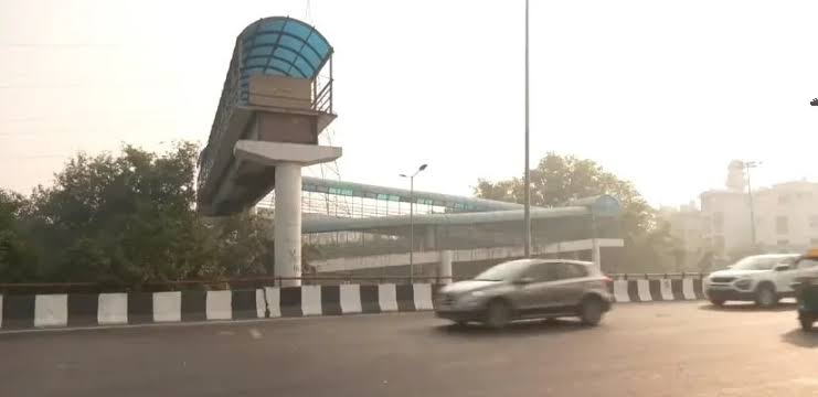 Portion of foot-over bridge collapses in Delhi,one arrested