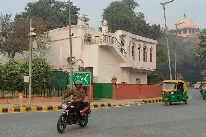 Experts, historians object to proposal to remove Sunehri Masjid