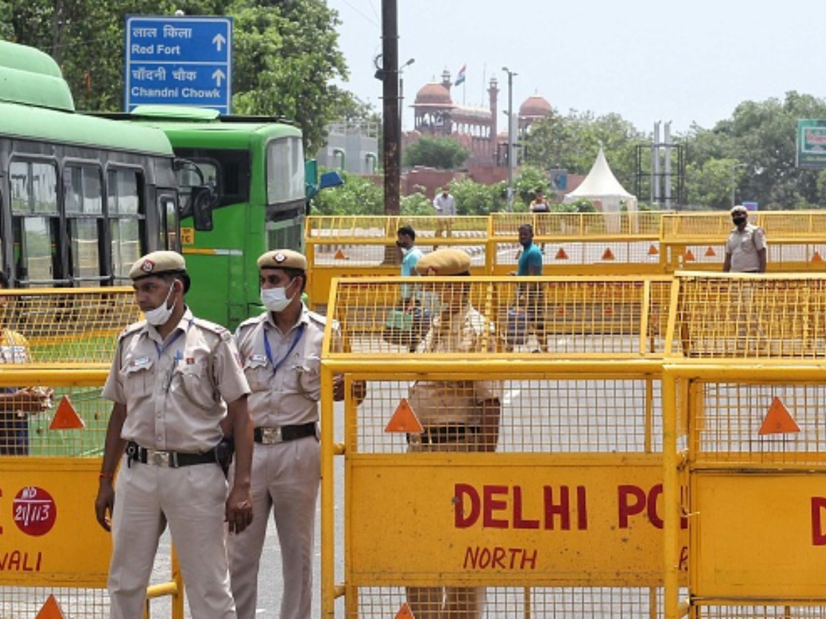 Traffic snarls in Delhi-NCR as borders turn into fortress to stop farmers’ entry into Capital