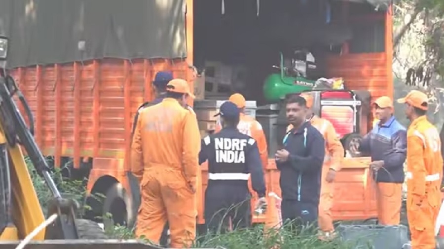 Child falls into 40-foot-deep borewell inside Delhi Jal Board plant; rescue operation underway