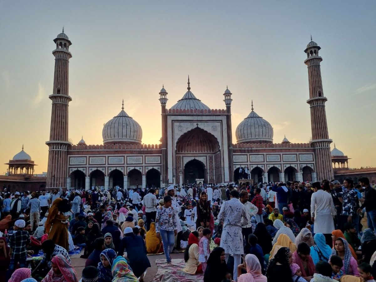 Building bonds through Iftar at Jama Masjid
