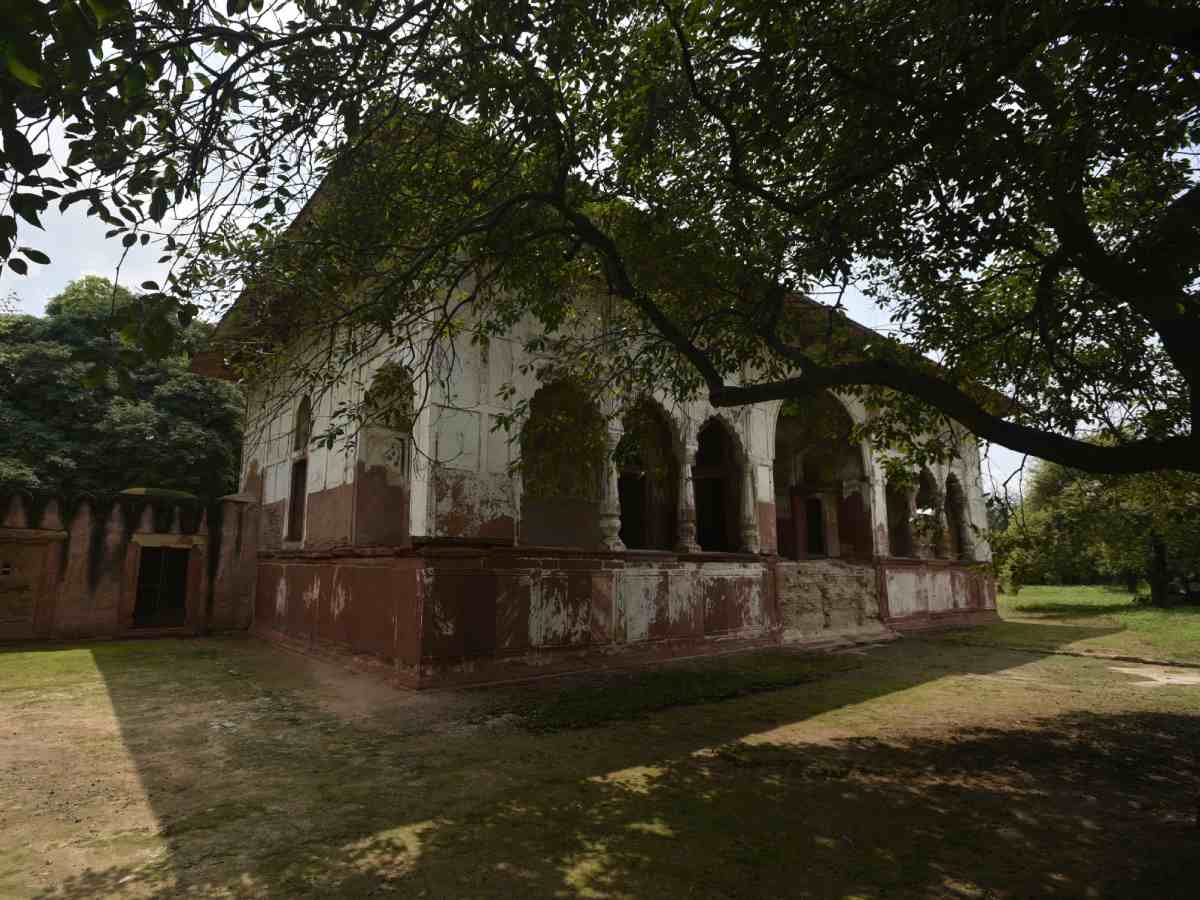 Delhi: Historic structures at Shalimar Bagh to get new look