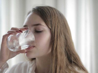 Summer cheatsheet: 6 instant health benefits from 1 glass of water