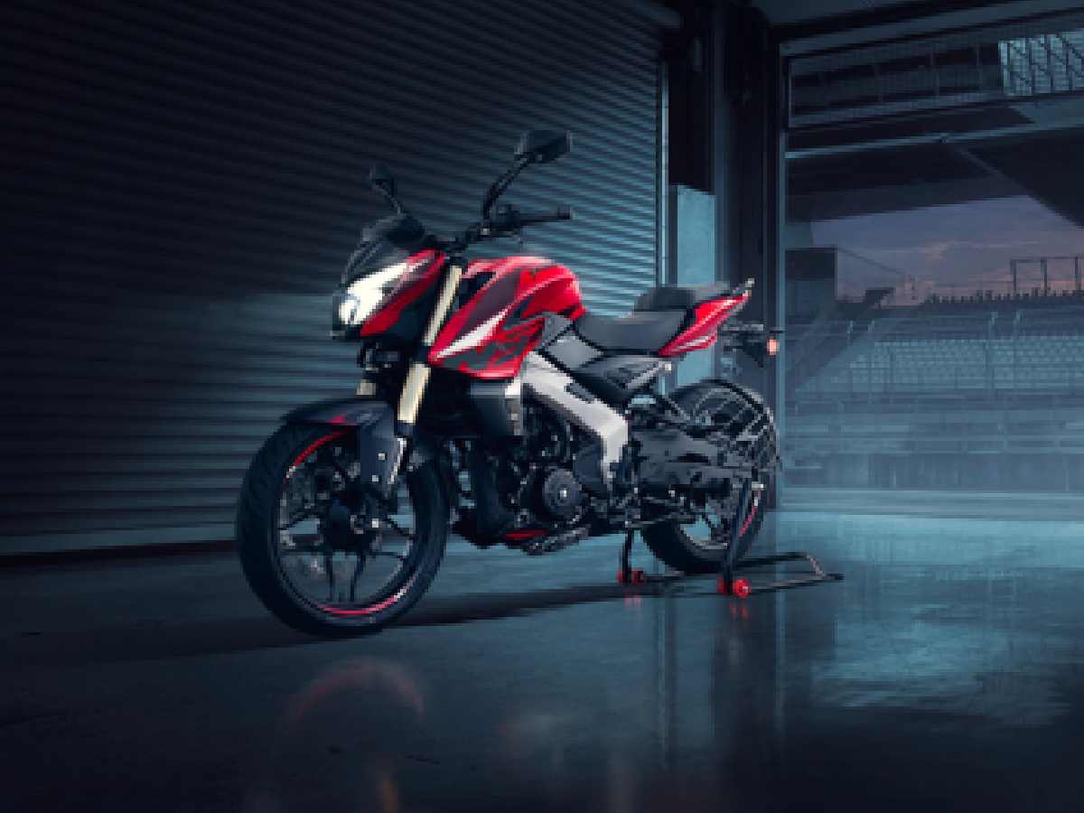 Powerful Engine: Equipped with a robust 373.2cc, liquid-cooled, single-cylinder engine that delivers impressive power and torque, making it ideal for both city rides and highway cruising.