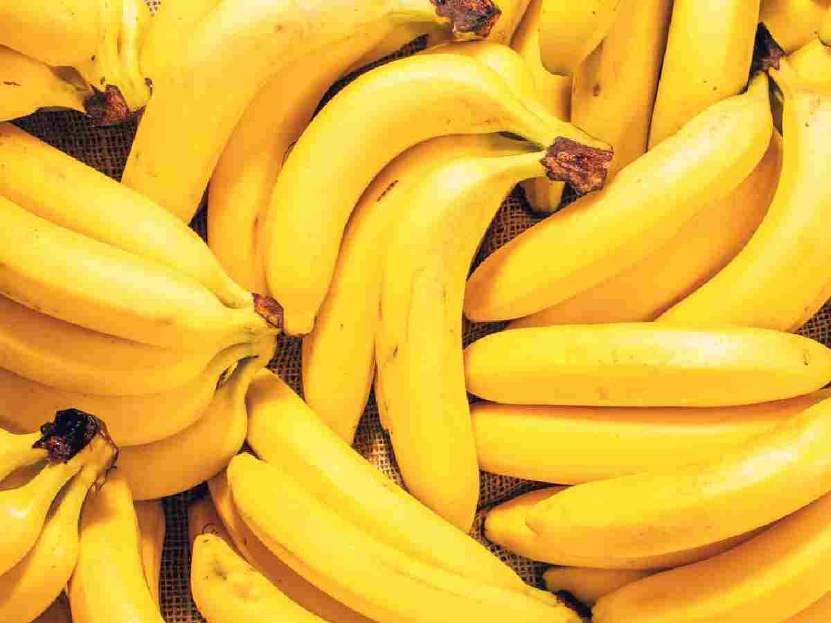 Bananas contain potassium and magnesium, which help relax muscles and improve sleep