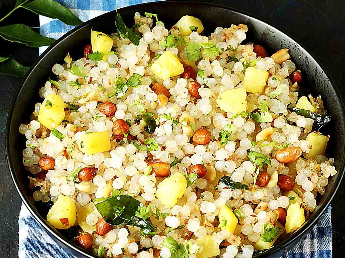 Sabudana Khichdi is a classic and popular dish, especially during fasting periods. To make this, heat some oil in a pan and add cumin seeds and curry leaves. Then, add green chilies and cubed potatoes, cooking until the potatoes are tender. Next, add soaked sabudana and roasted peanuts, stirring well and cooking until the sabudana turns translucent. Finally, season with salt and lemon juice, garnish with fresh coriander, and serve hot