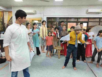 Delhi: Introducing little ones to the stage