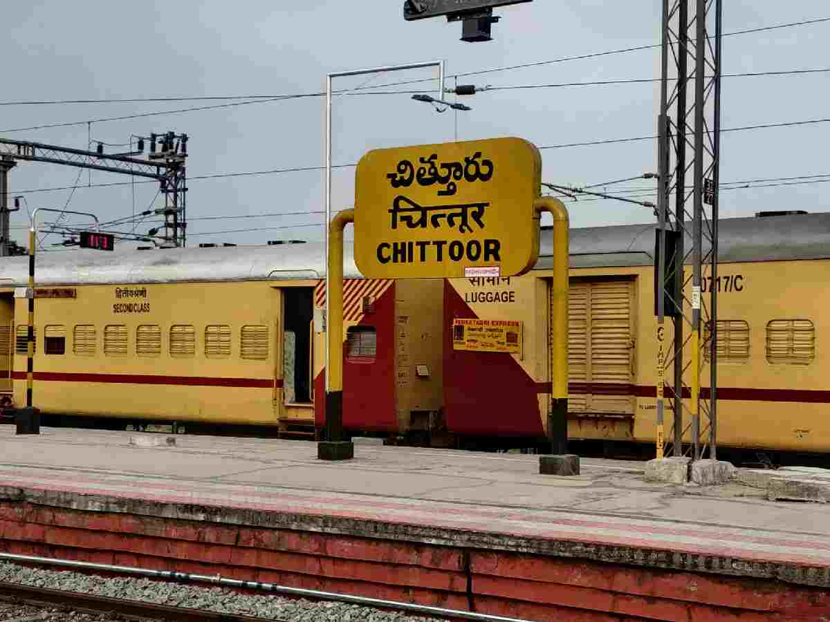 Chittoor Station in Andhra Pradesh is said to be haunted by the ghost of a woman killed on the tracks. Staff and commuters have reported hearing her cries late at night, contributing to its eerie atmosphere