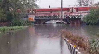 Delhi rains: School bus, auto get stuck at Minto Bridge, ITO inundated