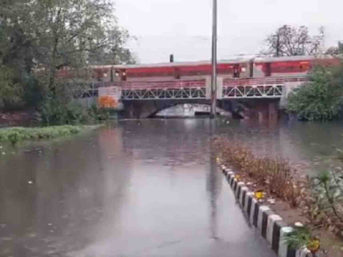 Delhi rains: School bus, auto get stuck at Minto Bridge, ITO inundated