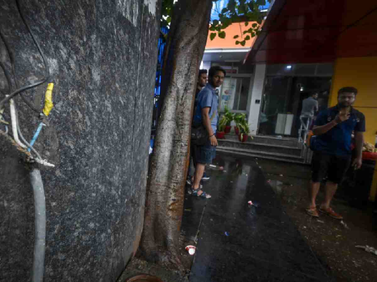 Delhi: Open electrical panels are a major threat to life in the rainy season