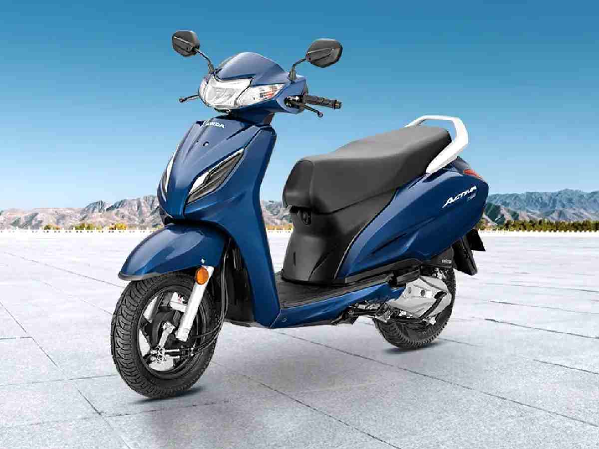 Honda Activa 6G: Known for its reliable performance and fuel efficiency, averaging around 50 kmpl.