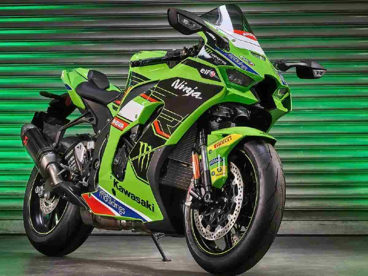 Kawasaki Ninja ZX-10RR: The latest iteration of the ZX-10R, featuring enhanced electronics and aerodynamic improvements.