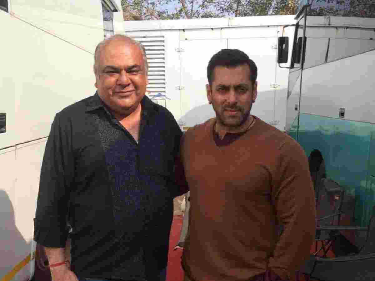 Bajrangi Bhaijaan: Actor Manoj Bakshi with Salman Khan, his co-actor in Bajrangi Bhaijaan