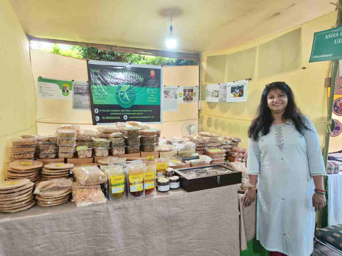 Delhi: Mrigakshee Singh representing her brand Aasha Namkeens, offering a variety of Khakhra