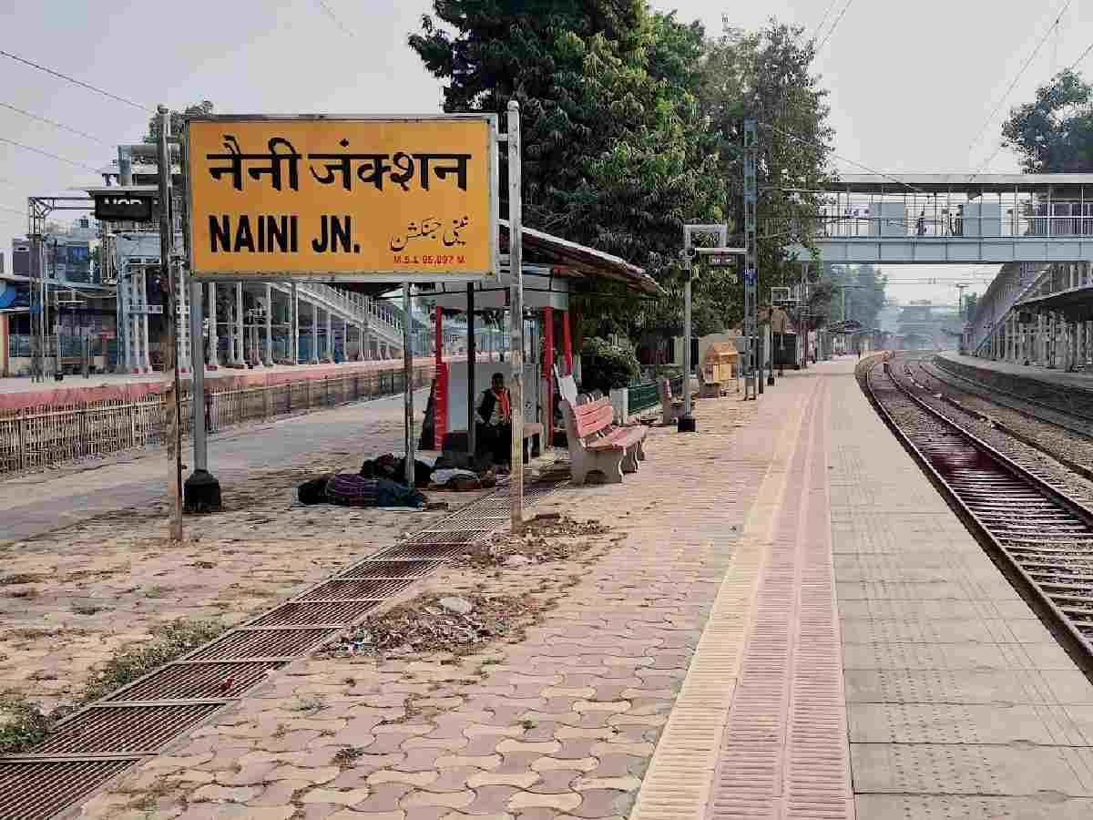 Naini Station, Uttar Pradesh is known for mysterious occurrences on full moon nights. Ghostly figures reportedly appear on the deserted platforms, adding to its haunted reputation