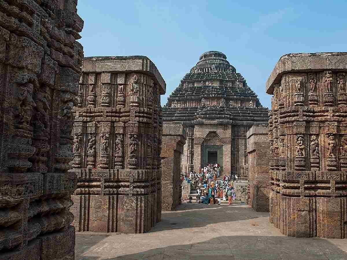 Sun Temple, Odisha: A 13th-century marvel, this chariot-shaped temple is dedicated to the Sun God, Surya