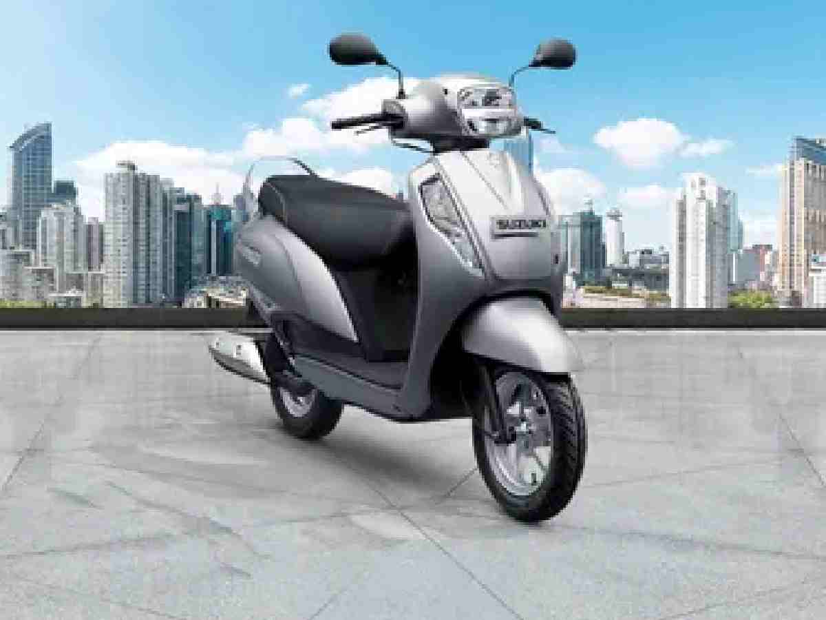 Suzuki Access 125: Provides a comfortable ride and good mileage, with approximately 50 kmpl.