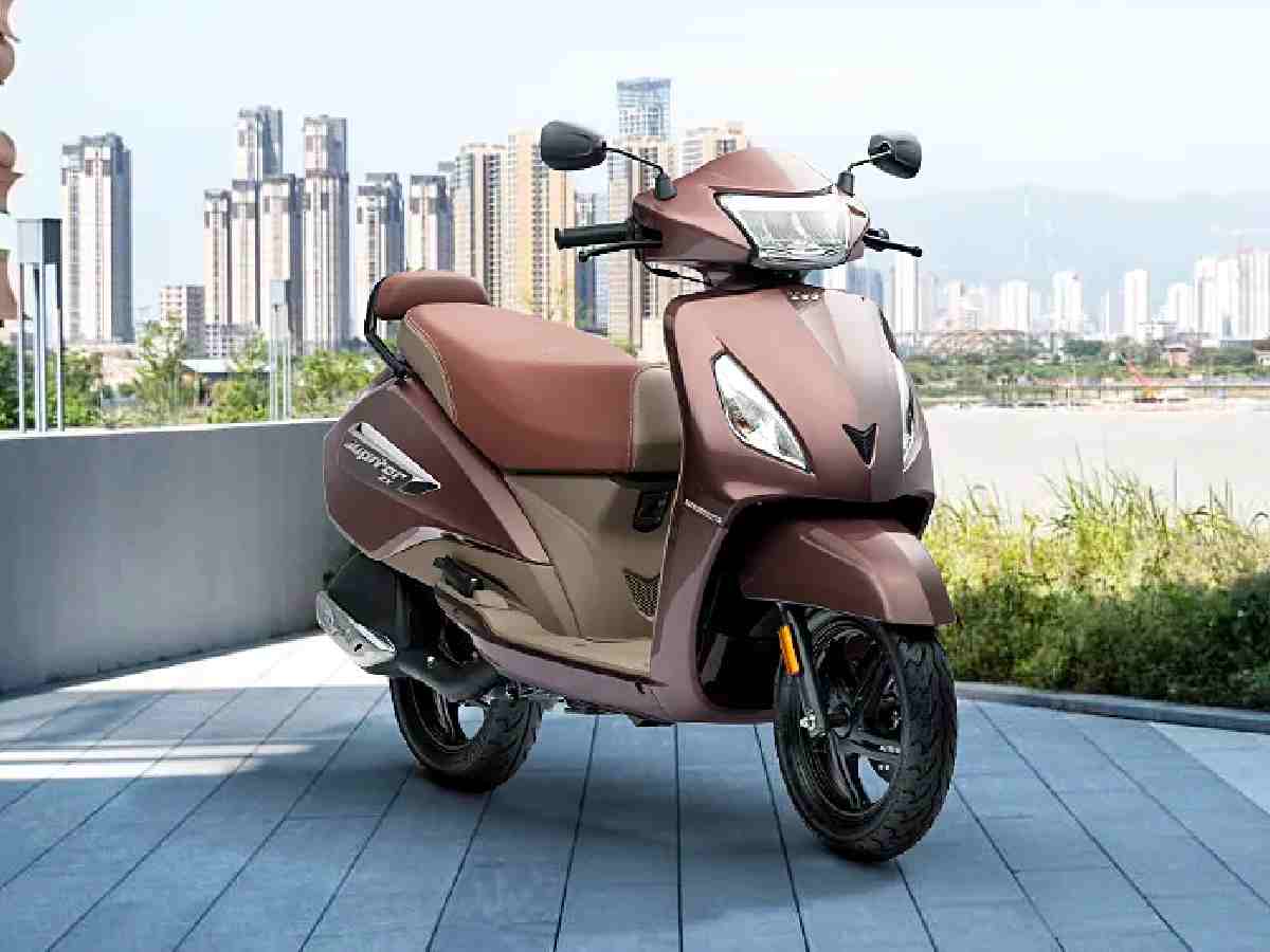 TVS Jupiter: Offers a smooth ride and excellent mileage, with an average of 50 kmpl.