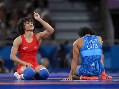 Vinesh Phogat targets 2028 Olympics; Punia offers unconditional support