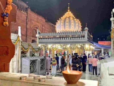 Diwali lights up Delhi’s temples, dargahs, churches, synagogues alike