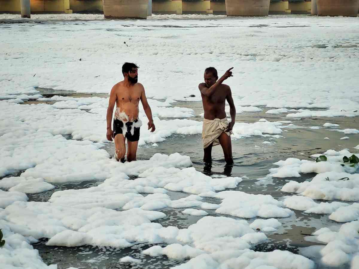 Foam and fear: Are officials distorting Yamuna pollution data?