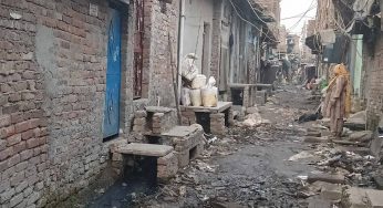 Working without safety gear, manual scavengers stake their lives to earn a living in Delhi