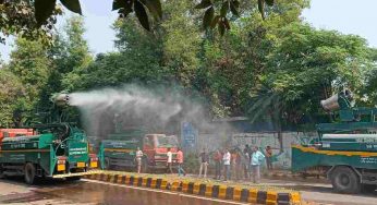 Delhi: Authorities intensify efforts as air quality dips into “very poor” category