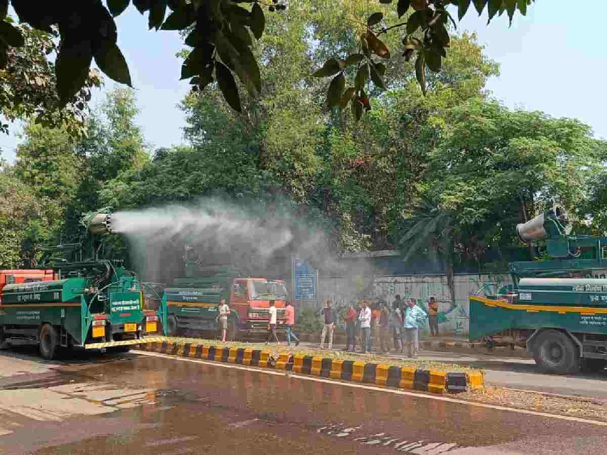 MEASURES KICK IN: NDMC water sprinklers in action to curb dust pollution in Delhi