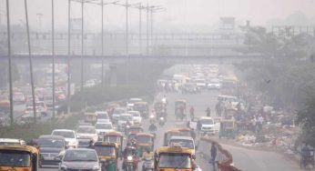 Delhi wakes up to thick smog, air quality remains in ‘severe’ category