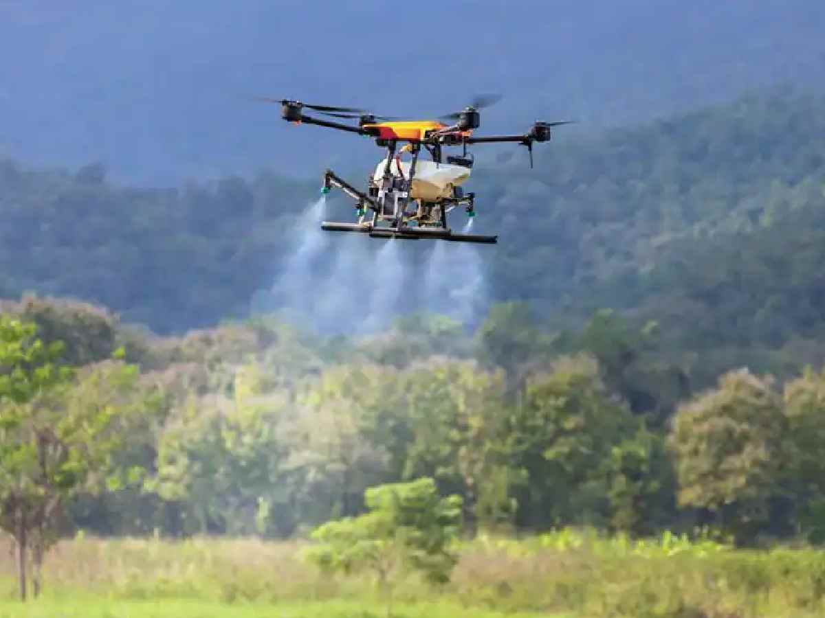 Delhi: Govt tests drone-based mist spraying to combat pollution